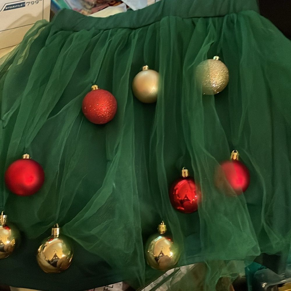 CHRISTMAS ORNAMENT SKIRT - Picture 2 of 3